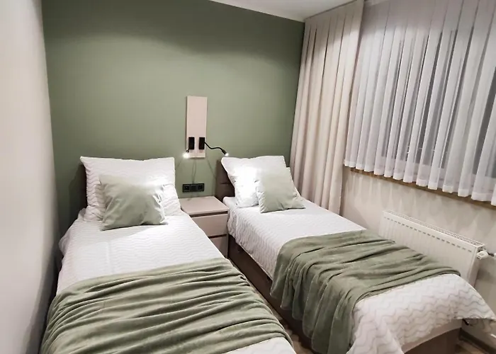 Czestostay Centrum Parking Free Çestohova