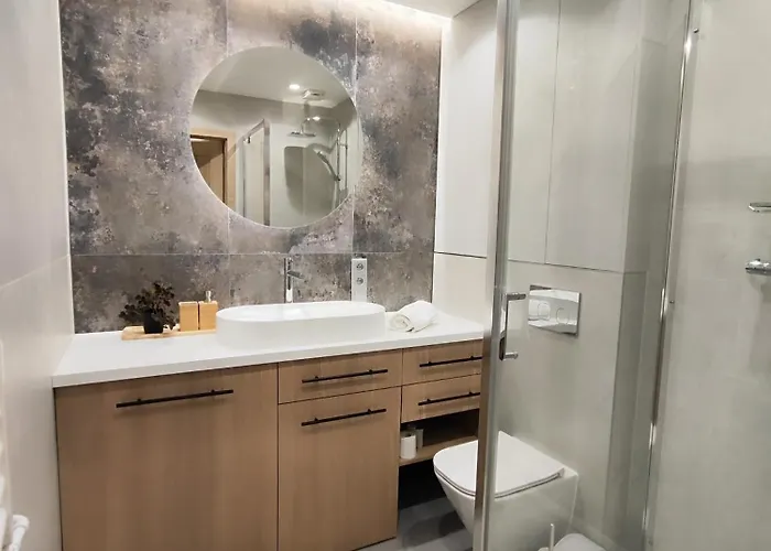 Czestostay Centrum Parking Free Çestohova