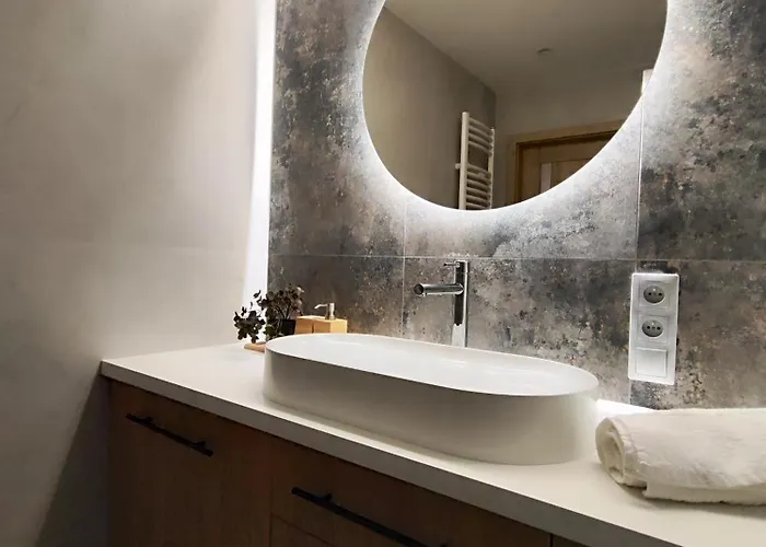 Daire Czestostay Centrum Parking Free Çestohova