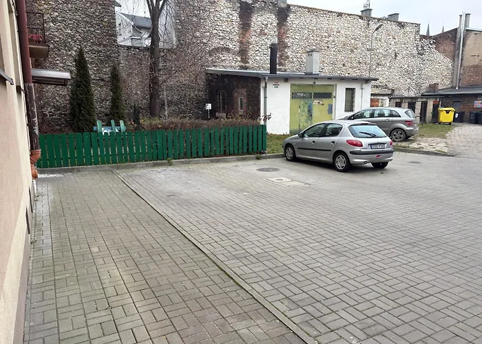 Daire Czestostay Centrum Parking Free Çestohova